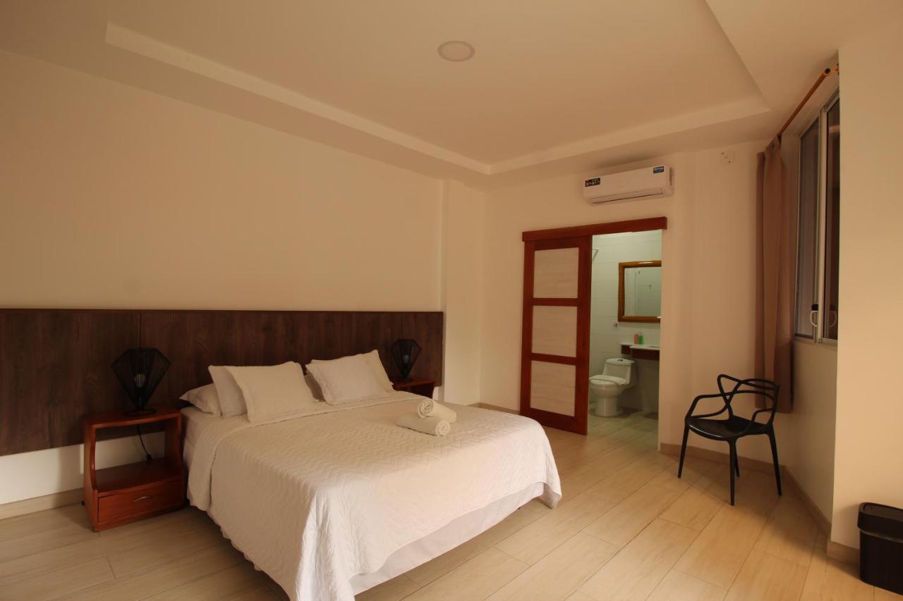 Lava House Hostal Puerto Ayora  Bagian luar foto