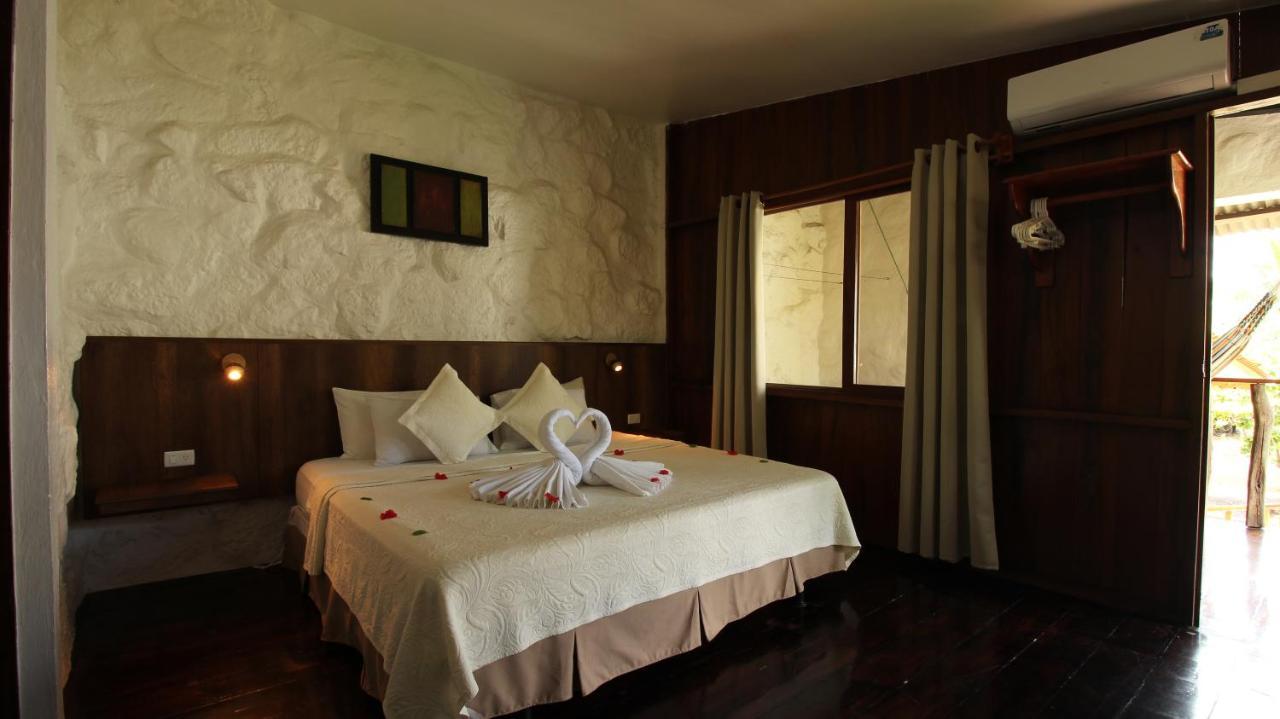 Lava House Hostal Puerto Ayora  Bagian luar foto